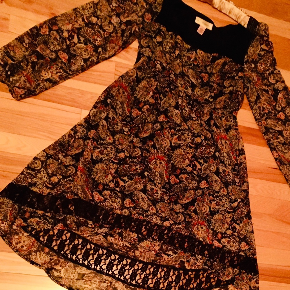 Beautiful formal/casual  lacy dress